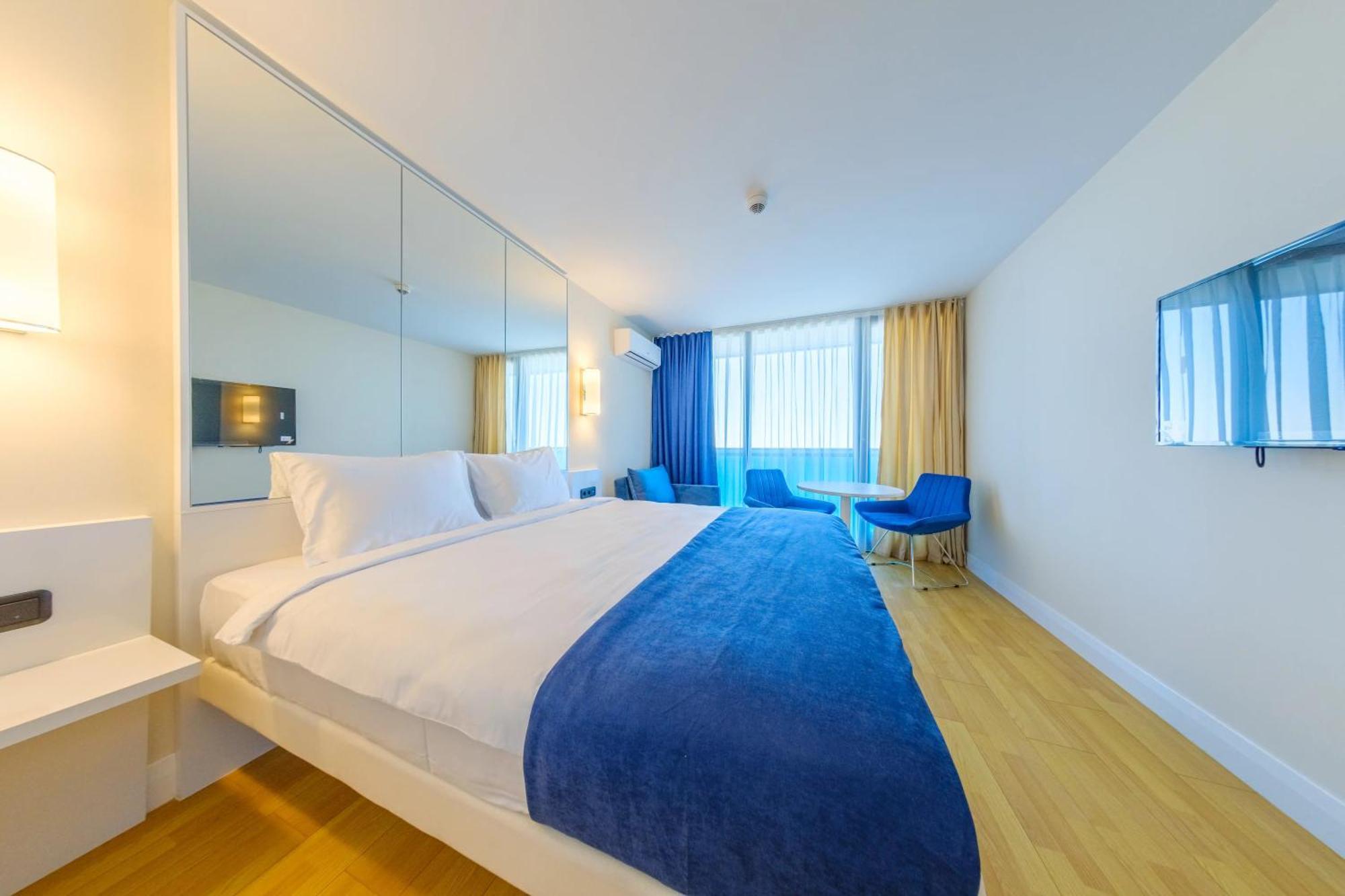 Panorama Seaview Batumi Lux Orbi City Экстерьер фото